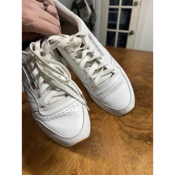 Reebok Classic Leather Women’s 8 Running Shoe Athletic Trainer Retro Sneakers - Picture 6 of 8